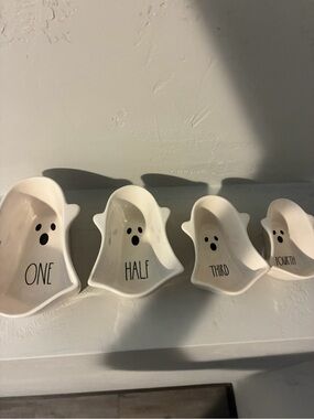 Rae Dunn white ghost measuring cups